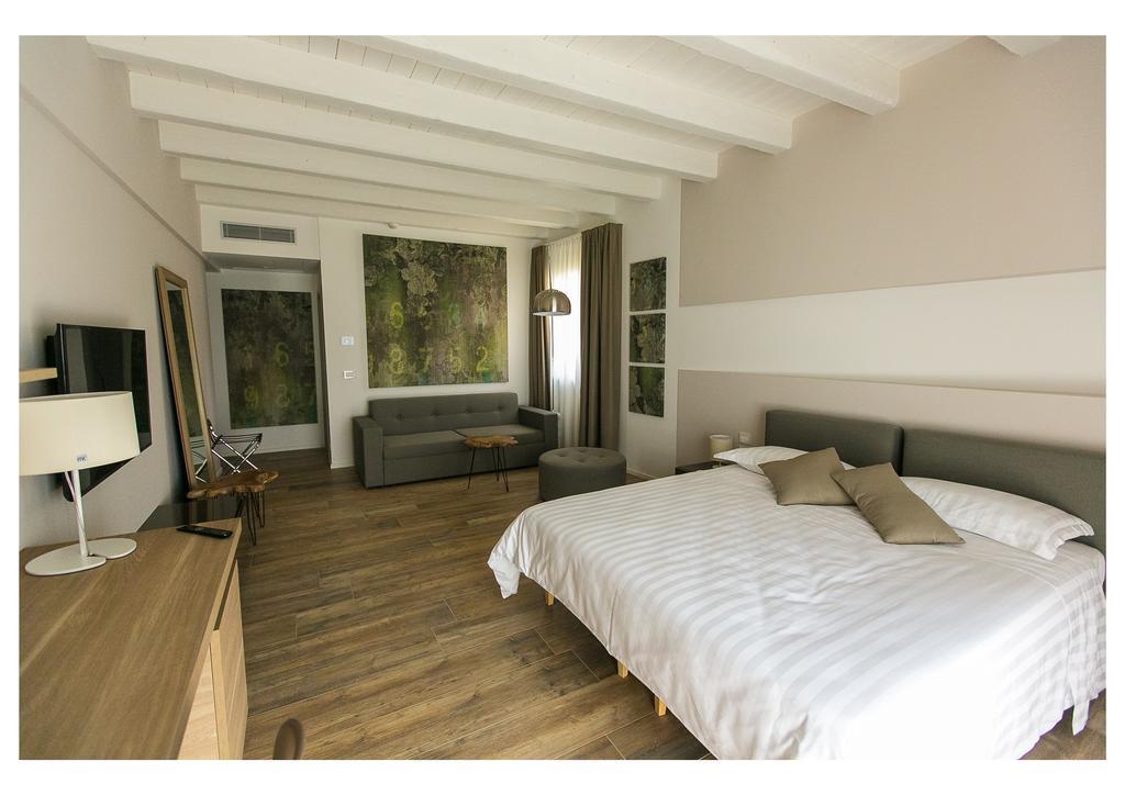 Ca' Barbini Resort Garda  Buitenkant foto
