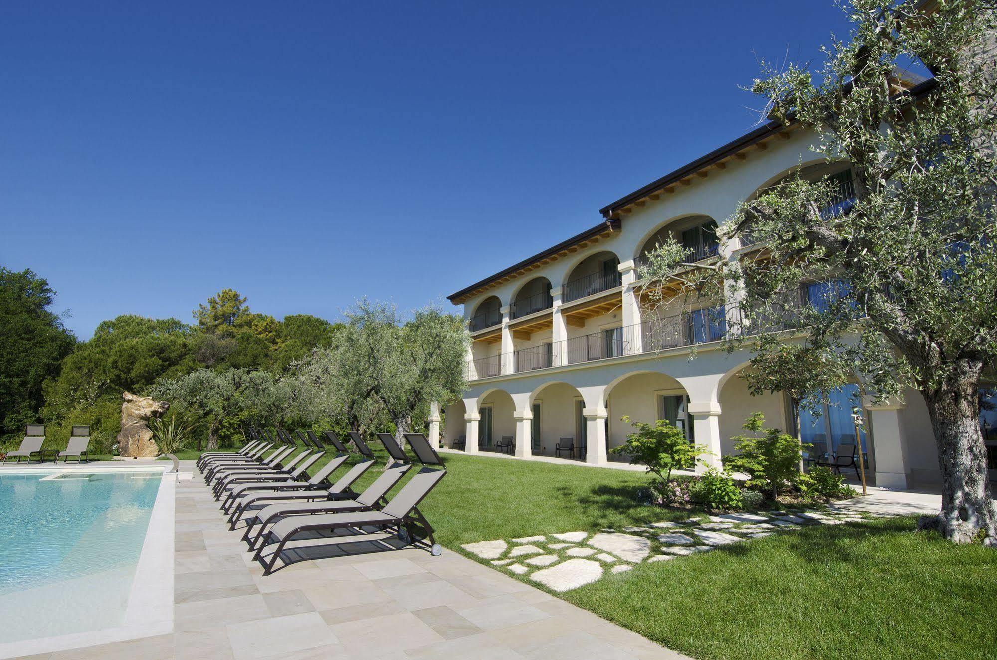 Ca' Barbini Resort Garda  Buitenkant foto