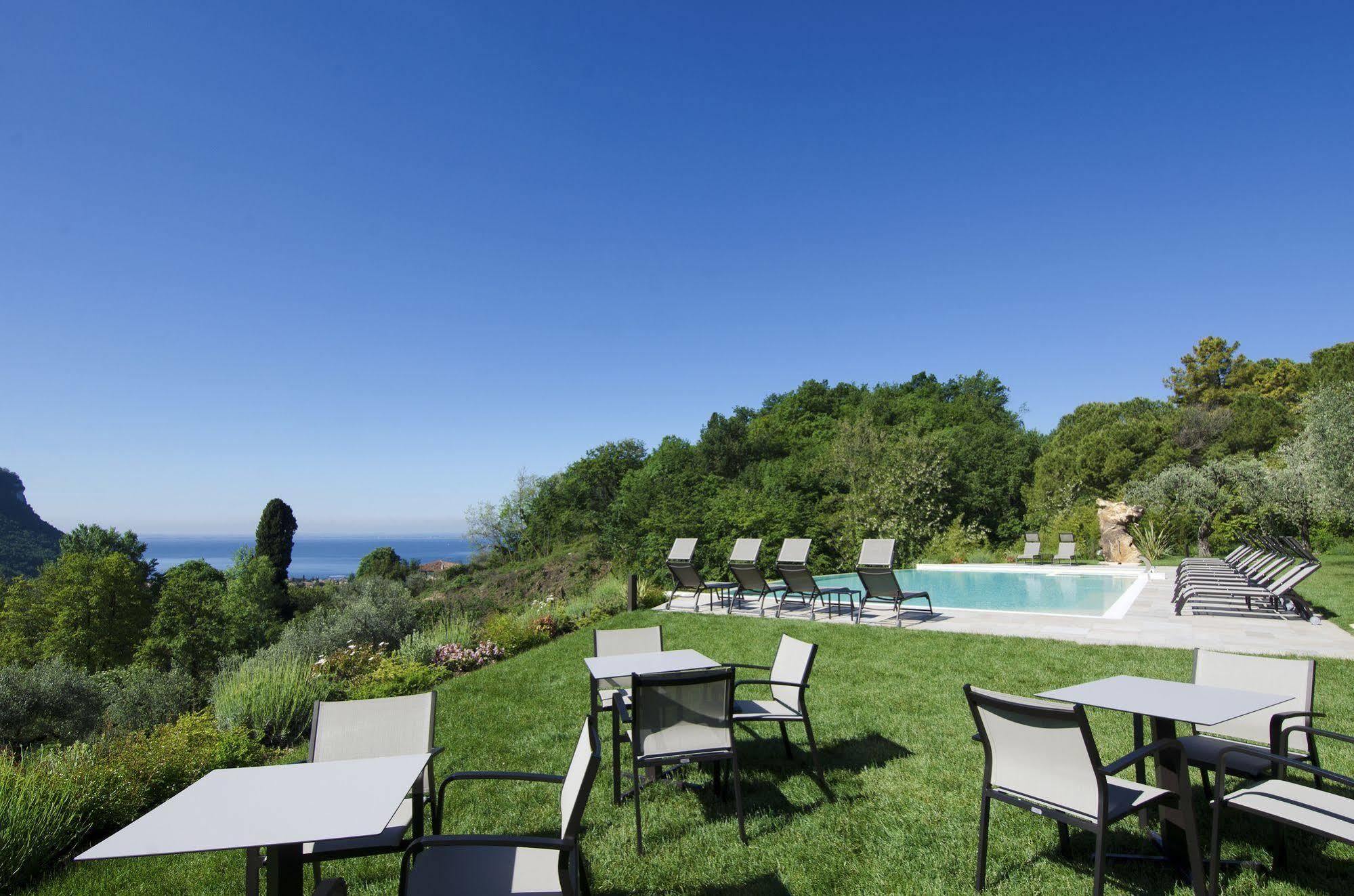 Ca' Barbini Resort Garda  Buitenkant foto